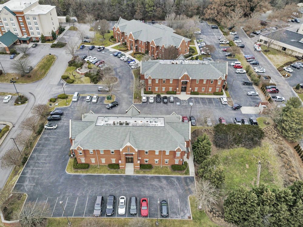 Cross Park Center: 9123 - 9131 Cross Park Drive, Knoxville, TN 37923